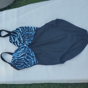SHAPE DETECTOR SIZE 12 ONE PIECE SWIMSUIT